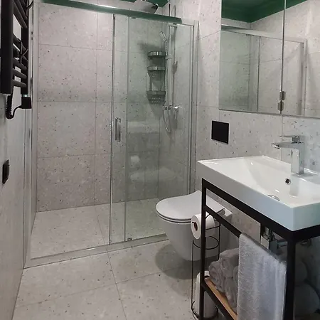 Miedzy Mostami 아파트호텔 3*