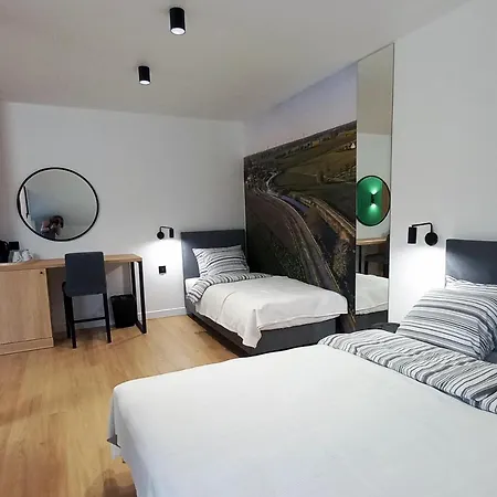 아파트호텔 Miedzy Mostami