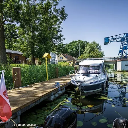 Miedzy Mostami 아파트호텔 3*