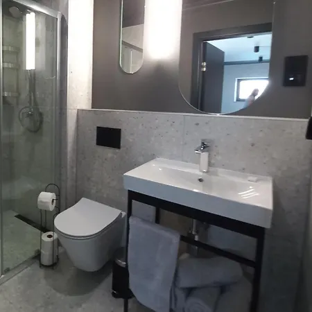 Miedzy Mostami 아파트호텔 3*