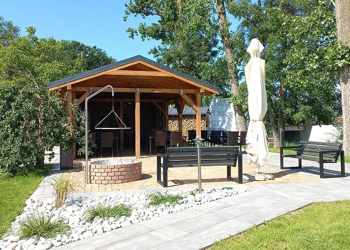 Ξενοδοχείο με διαμερίσματα Miedzy Mostami