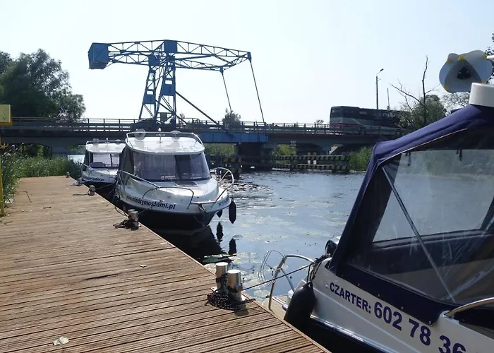 Ξενοδοχείο με διαμερίσματα Miedzy Mostami