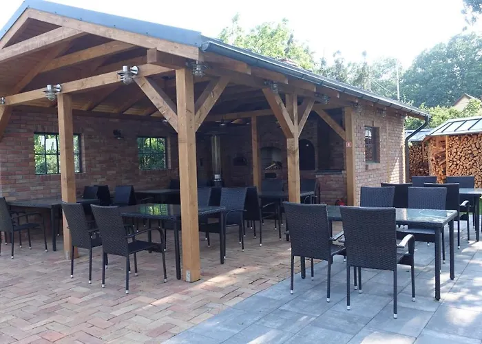 Ξενοδοχείο με διαμερίσματα Miedzy Mostami