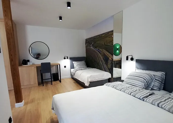 Ξενοδοχείο με διαμερίσματα Miedzy Mostami