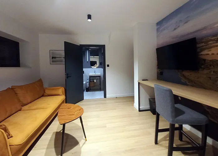 Ξενοδοχείο με διαμερίσματα Miedzy Mostami